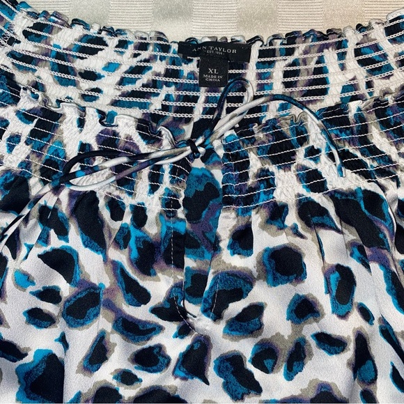 Ann Taylor Black/White Leopard Print Relaxed Smocked Blouse Sz XL Scoop Neck - Picture 7 of 9